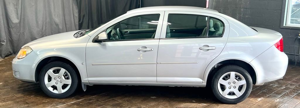 Used 2008 Chevrolet Cobalt LT image 2