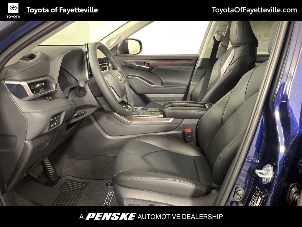 Used 2026 Toyota Highlander Limited image 26