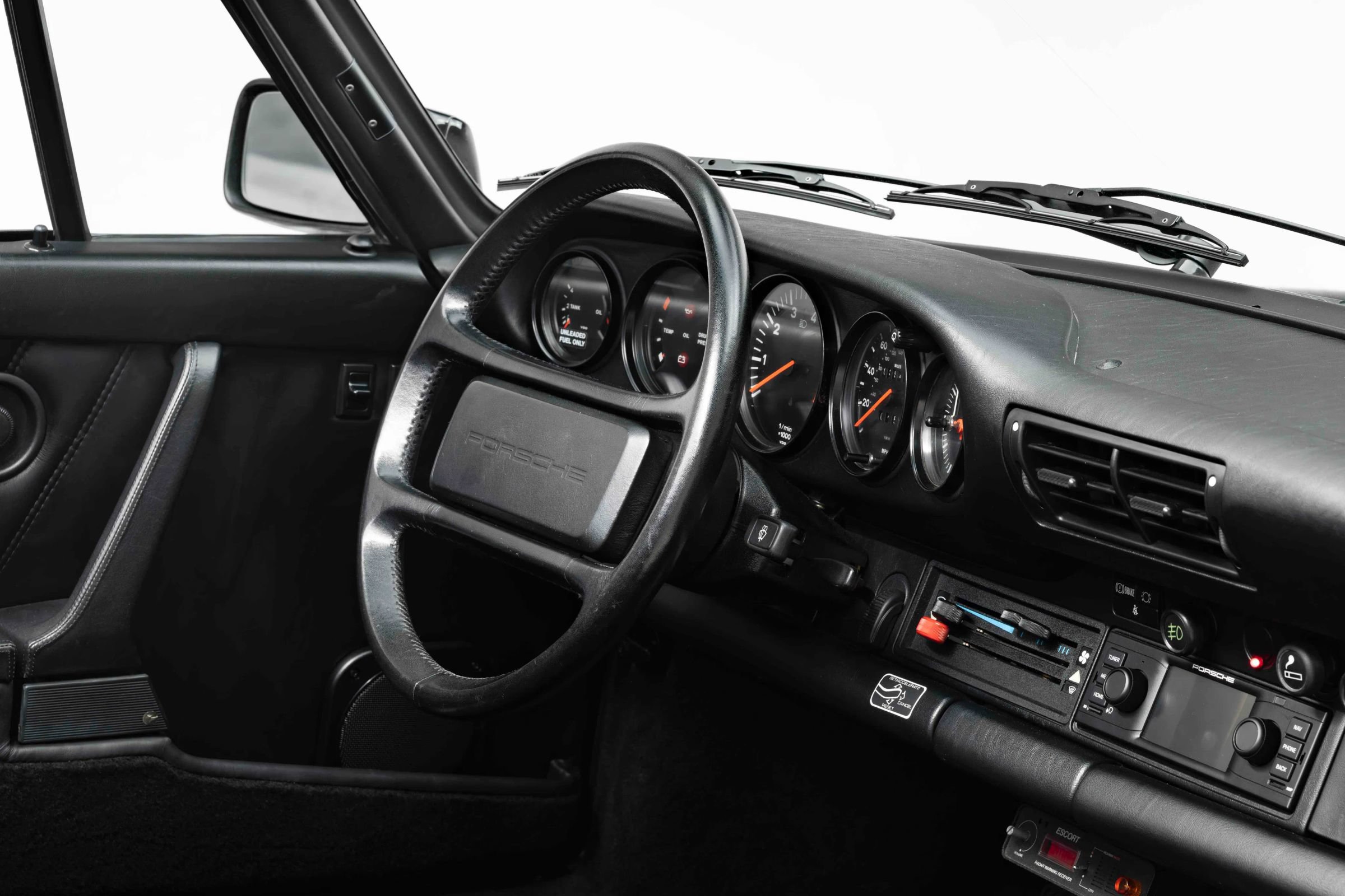 Used 1987 Porsche 911 Carrera RWD image 14