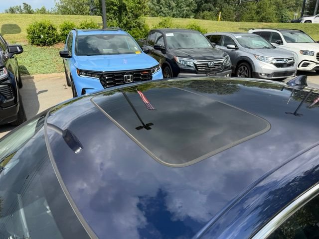 Used 2018 Honda Accord Touring image 9