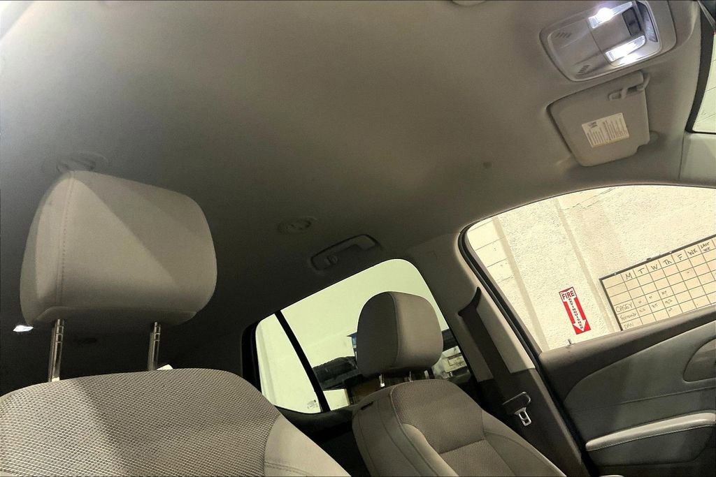 Used 2020 Chevrolet Traverse LT image 22