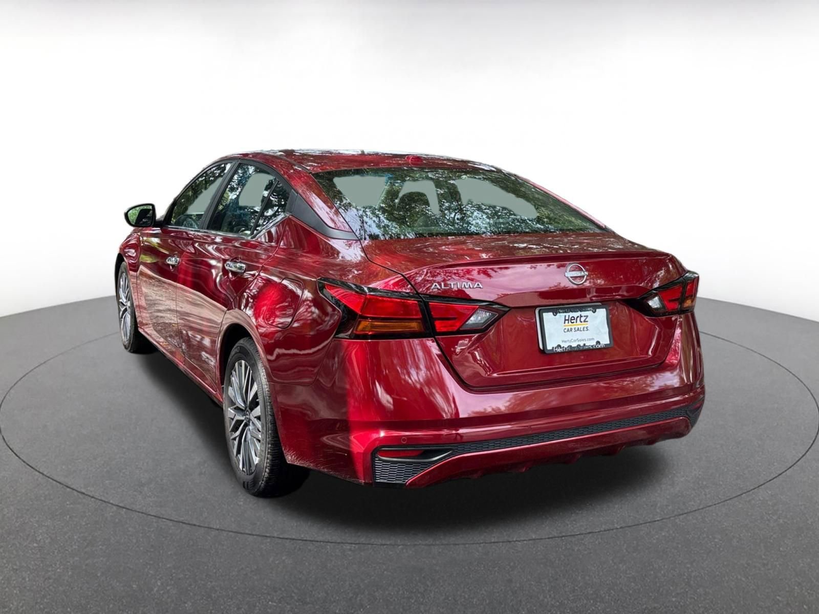 Used 2025 Nissan Altima 2.5 SV FWD image 5