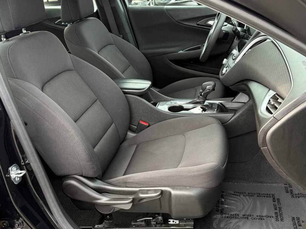 Used 2023 Chevrolet Malibu LT image 11