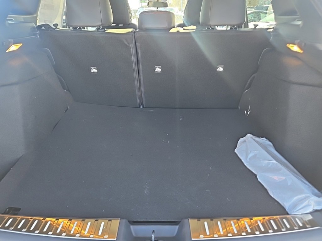 New 2026 Nissan Kicks SR image 34