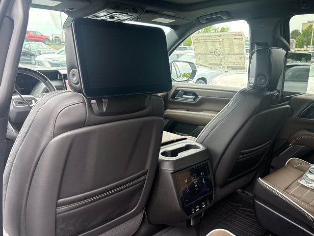 New 2026 GMC Yukon XL Denali Ultimate AWD/4WD image 8
