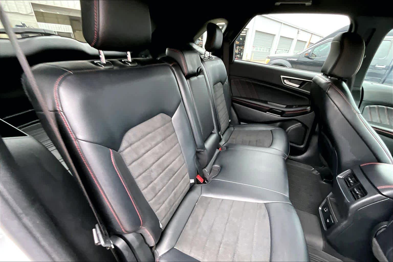 Used 2022 Ford Edge ST-Line AWD/4WD image 19