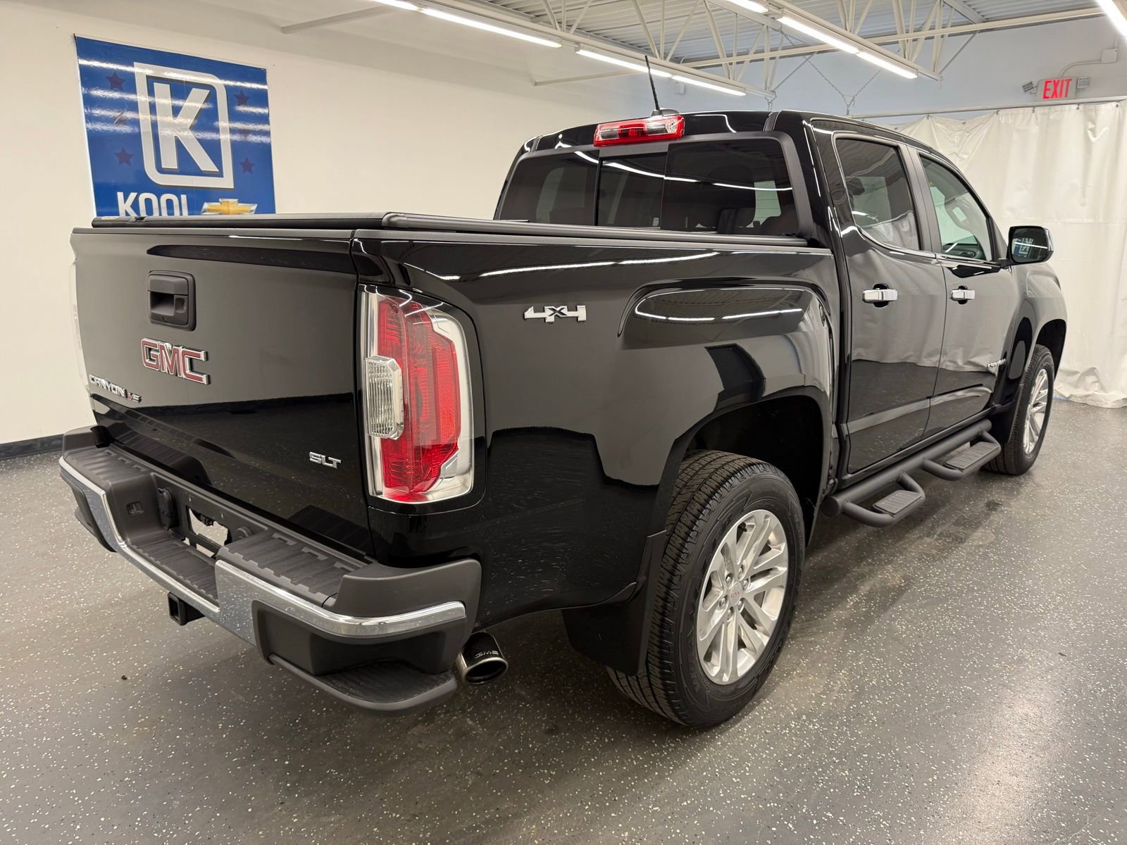 Used 2018 GMC Canyon SLT w/ Driver Alert Package image 2