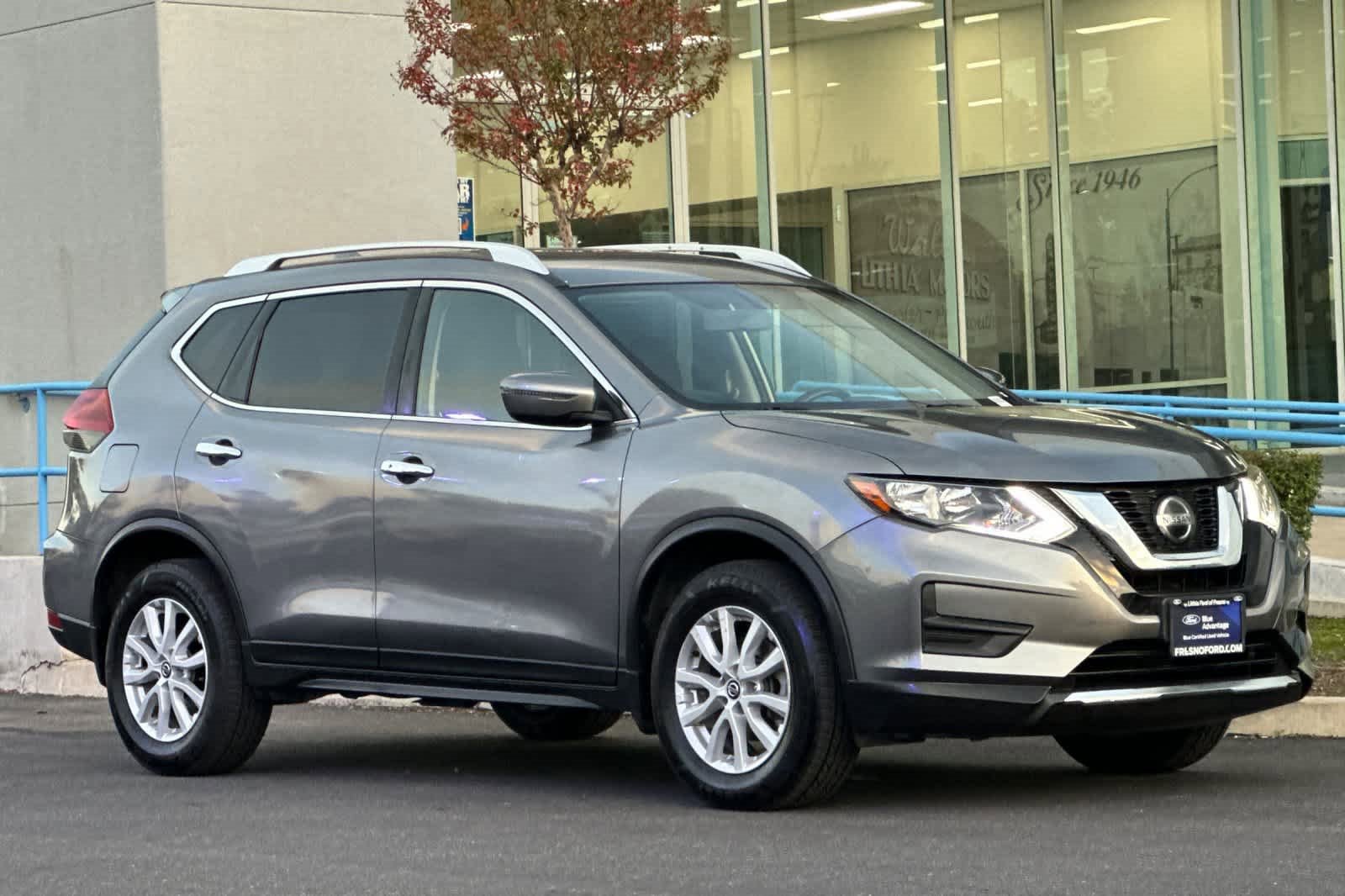 Used 2018 Nissan Rogue SV image 9