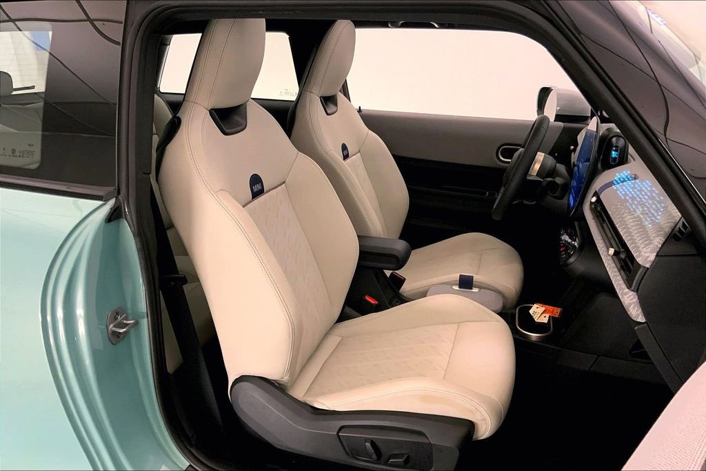 Certified 2025 MINI Cooper S image 6