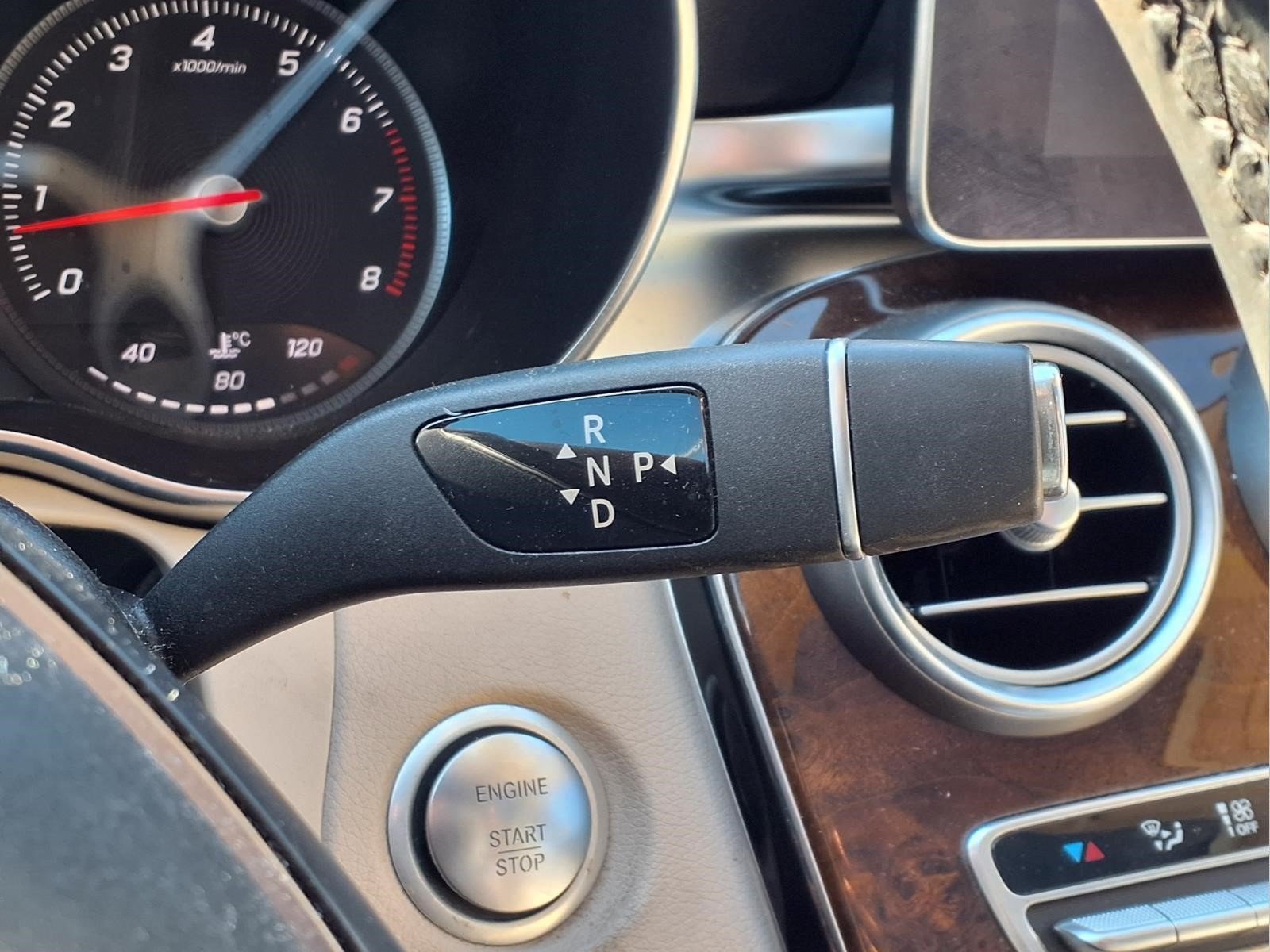 Used 2015 Mercedes-Benz C 300 4MATIC Sedan image 27