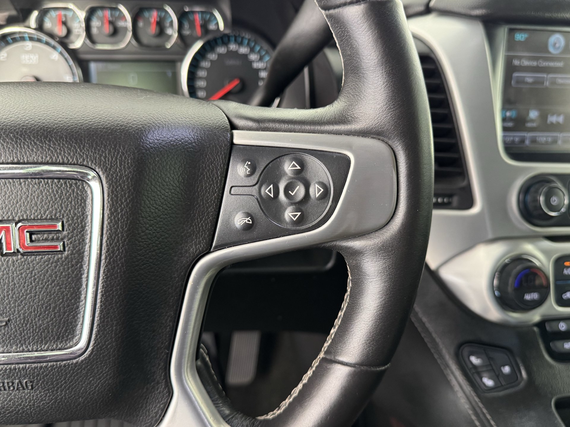 Used 2018 GMC Yukon XL SLT w/ Premium Edition RWD image 27