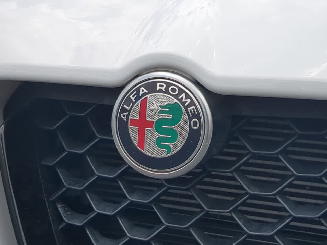 Used 2023 Alfa Romeo Stelvio Sprint AWD/4WD image 11