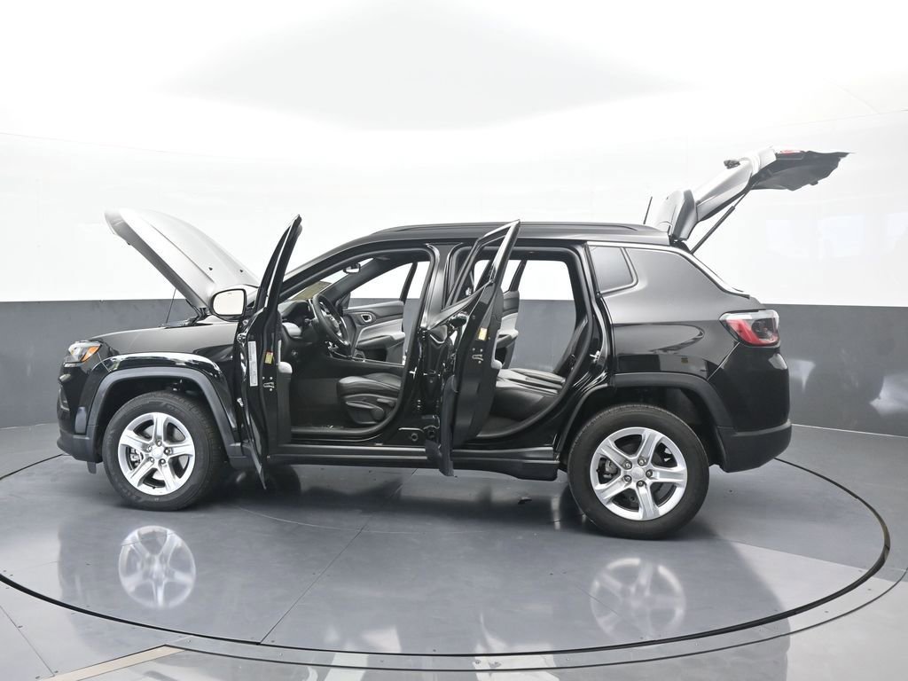 Used 2024 Jeep Compass Latitude image 69