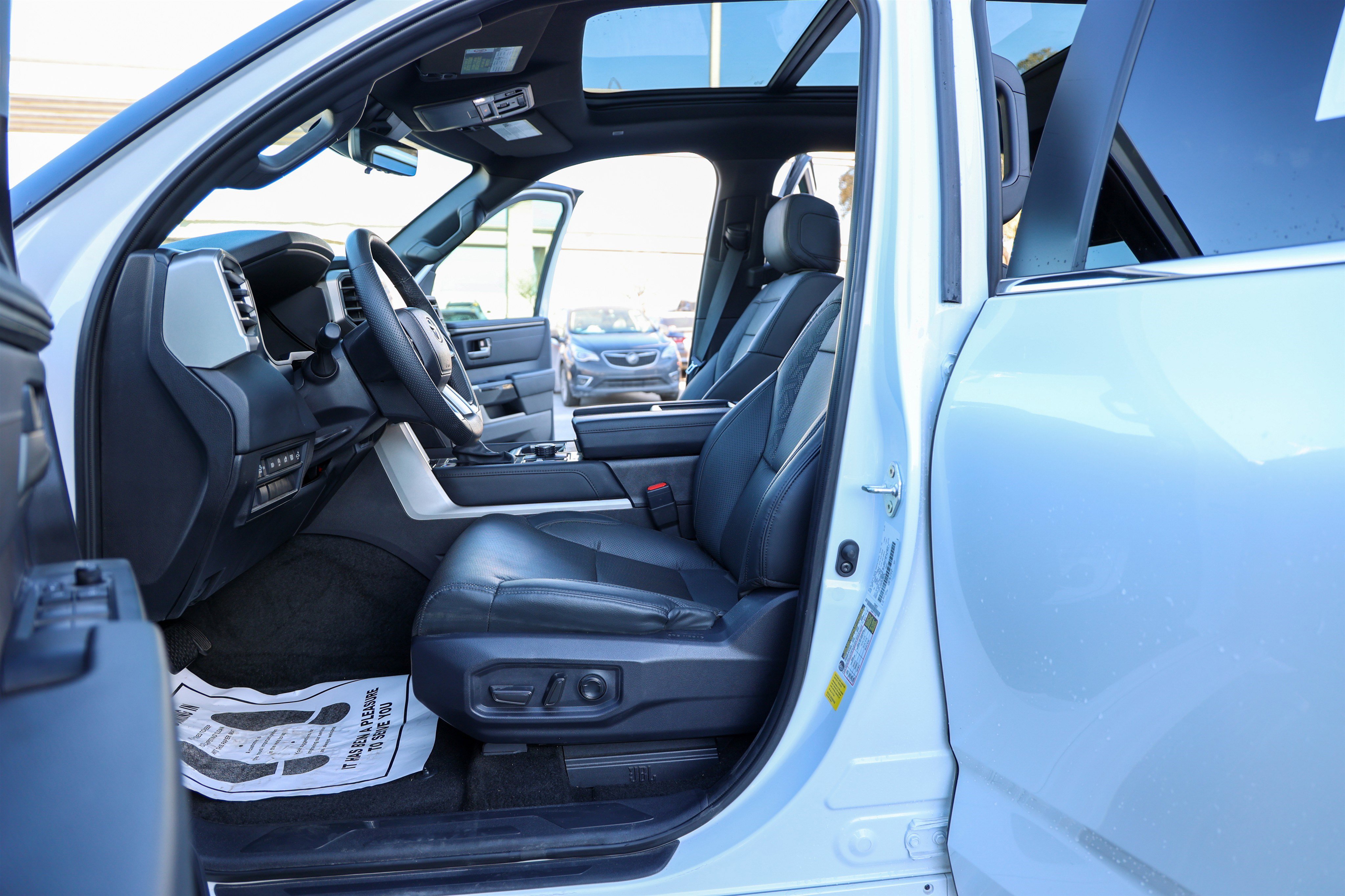 Used 2025 Toyota Tundra Limited image 30