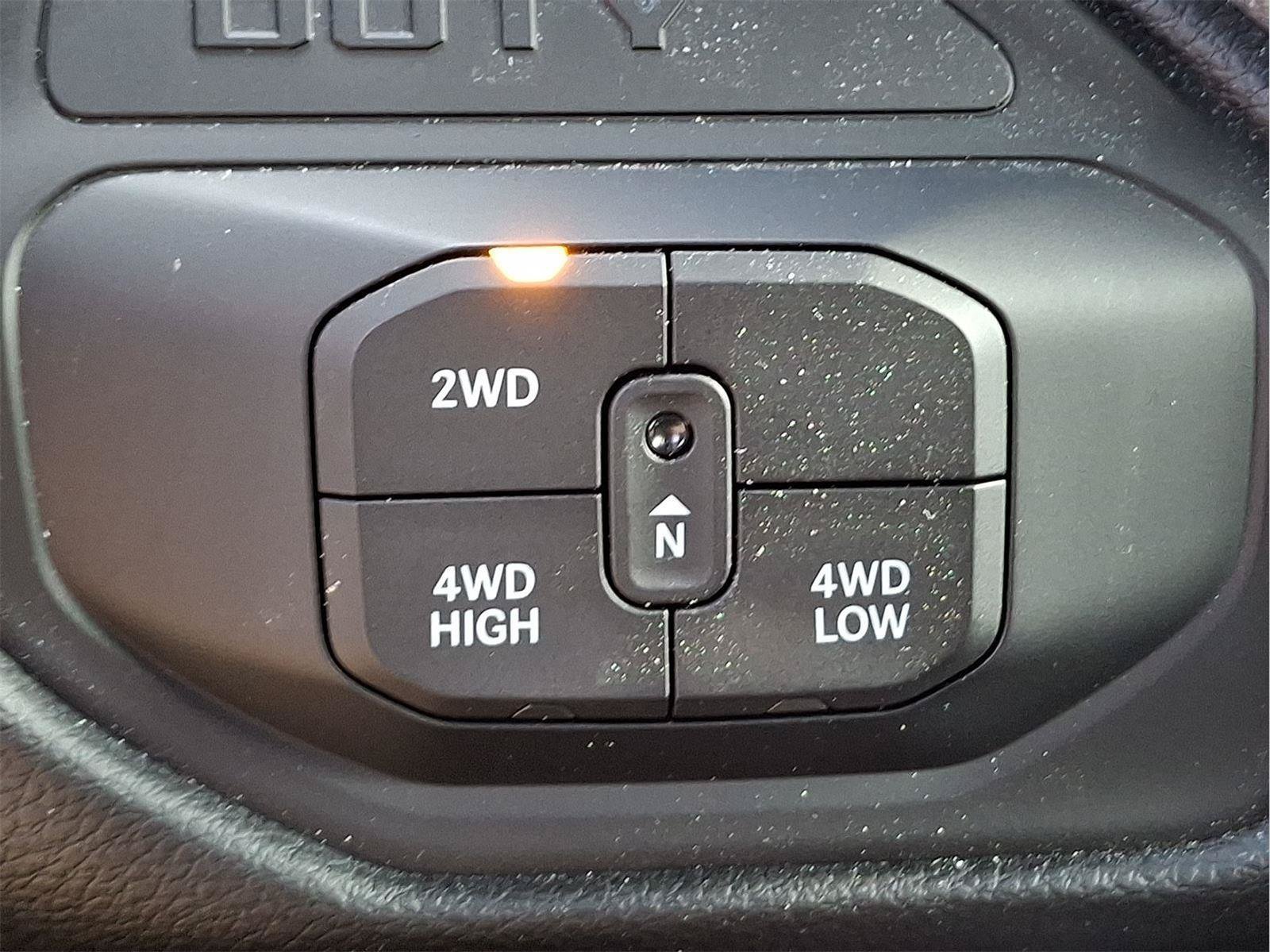 New 2025 RAM 2500 Big Horn AWD/4WD image 17