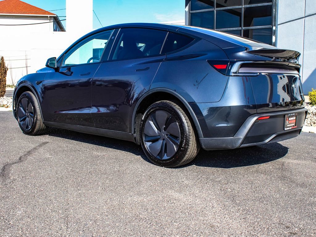 Used 2026 Tesla Model Y Long Range image 4
