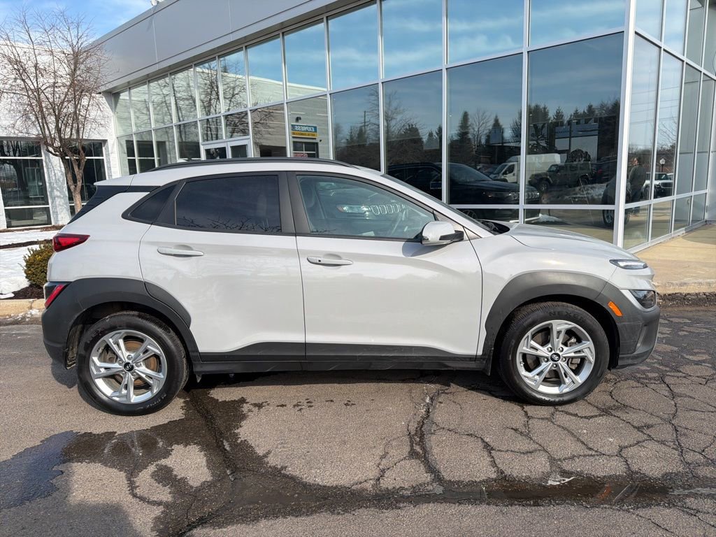 Used 2023 Hyundai Kona SEL image 2