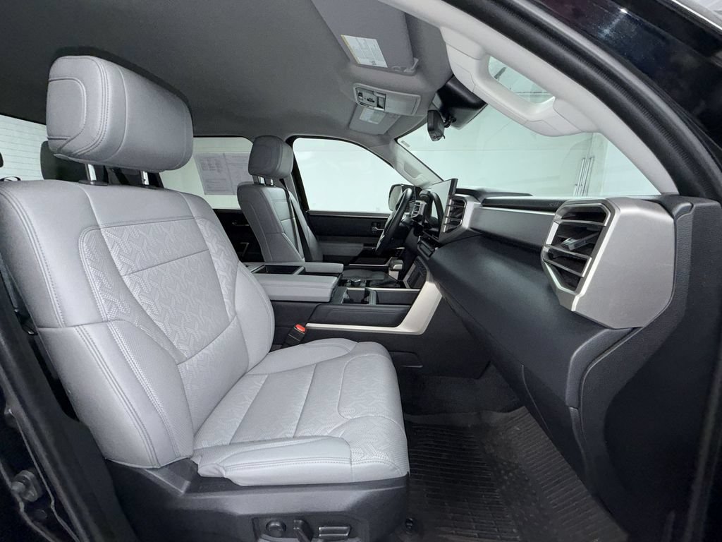 Used 2024 Toyota Tundra Limited AWD/4WD image 19