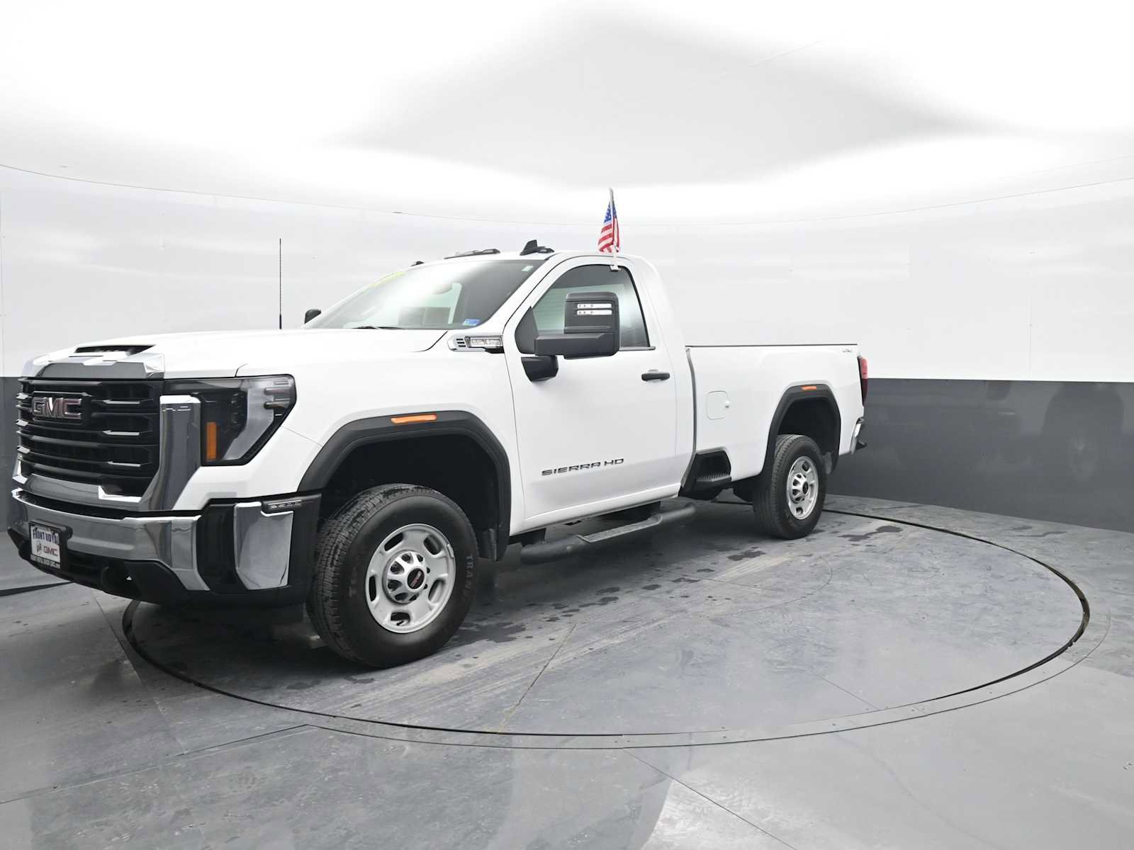 Used 2025 GMC Sierra 2500 Pro w/ Convenience Package image 4