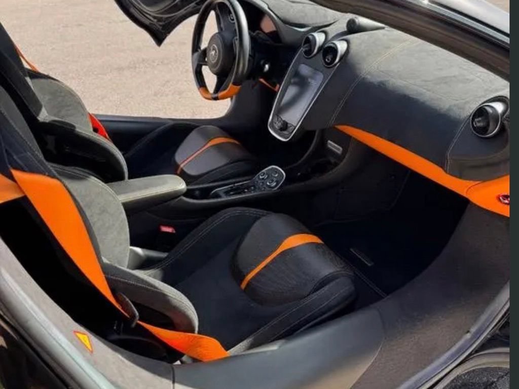 Used 2019 McLaren 570S Spider RWD image 19