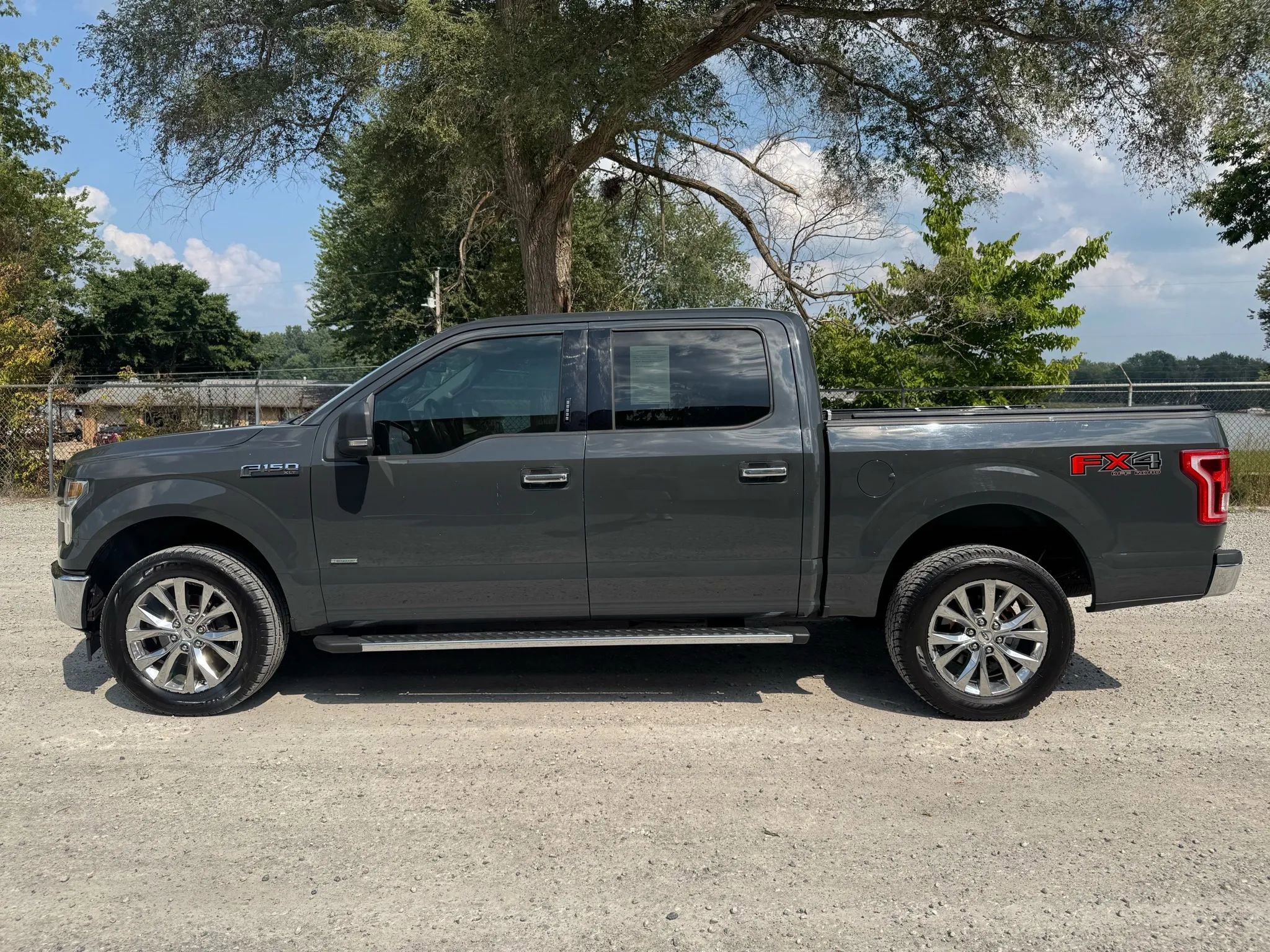 Used 2017 Ford F150 XLT w/ Equipment Group 302A Luxury image 8