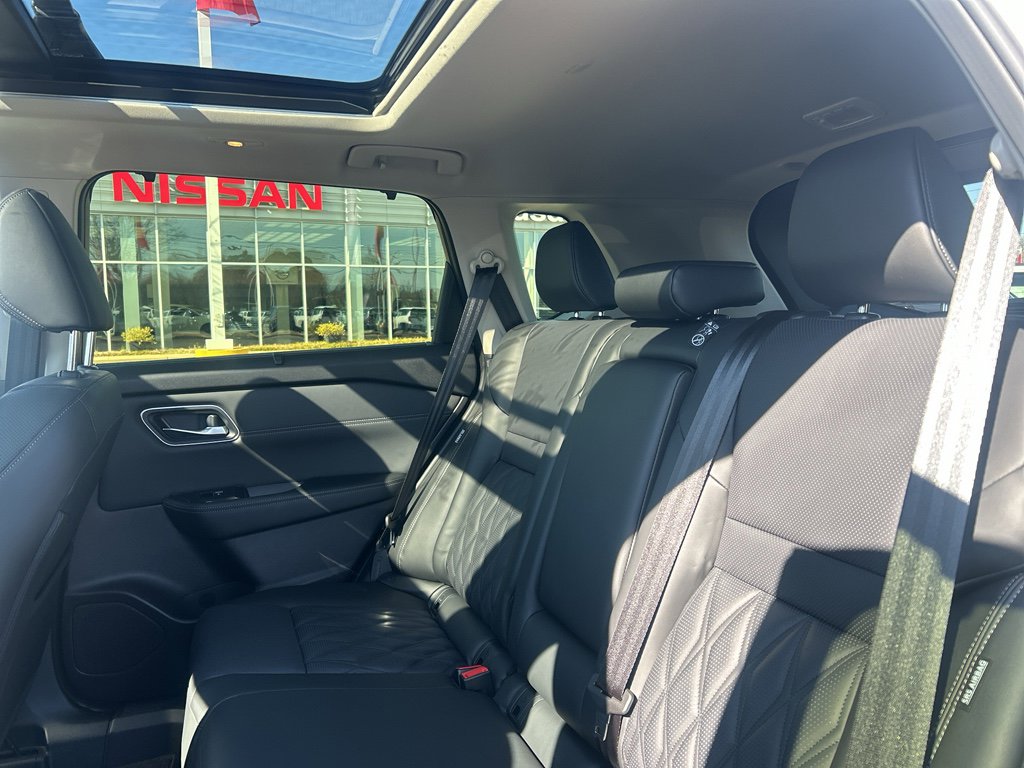 New 2026 Nissan Rogue Platinum image 13