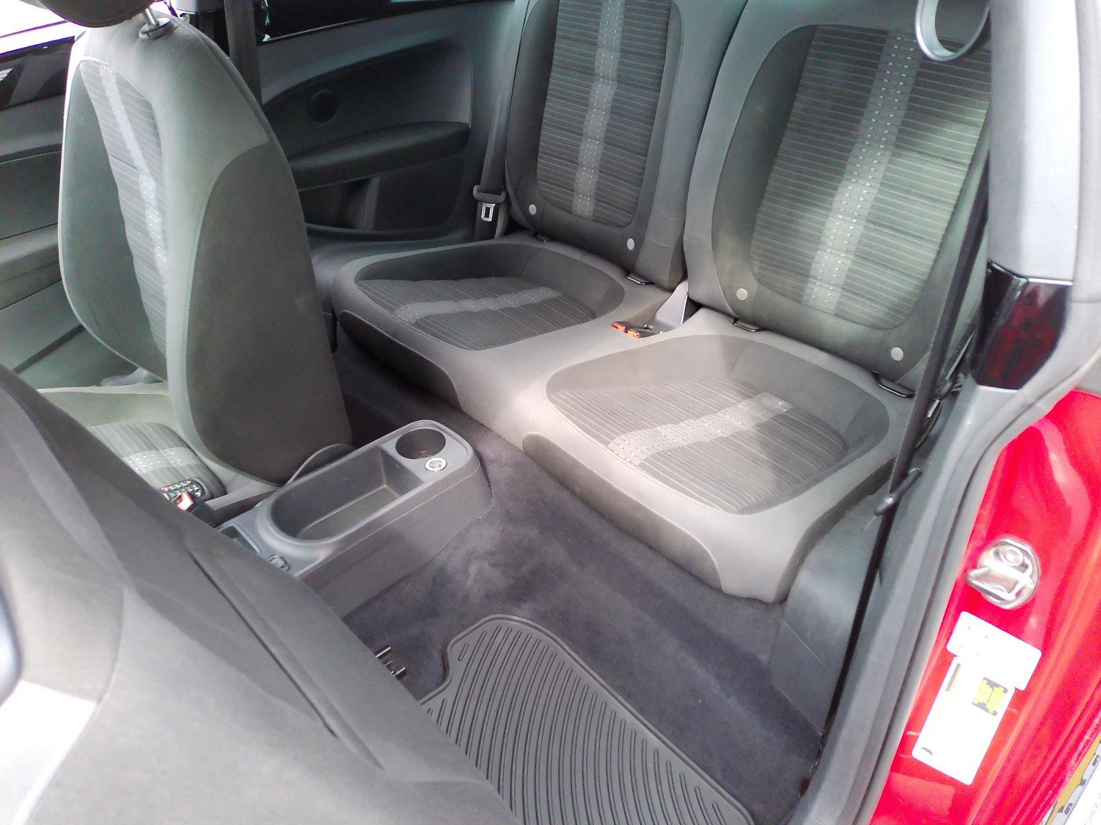 Used 2012 Volkswagen Beetle 2.0T image 20