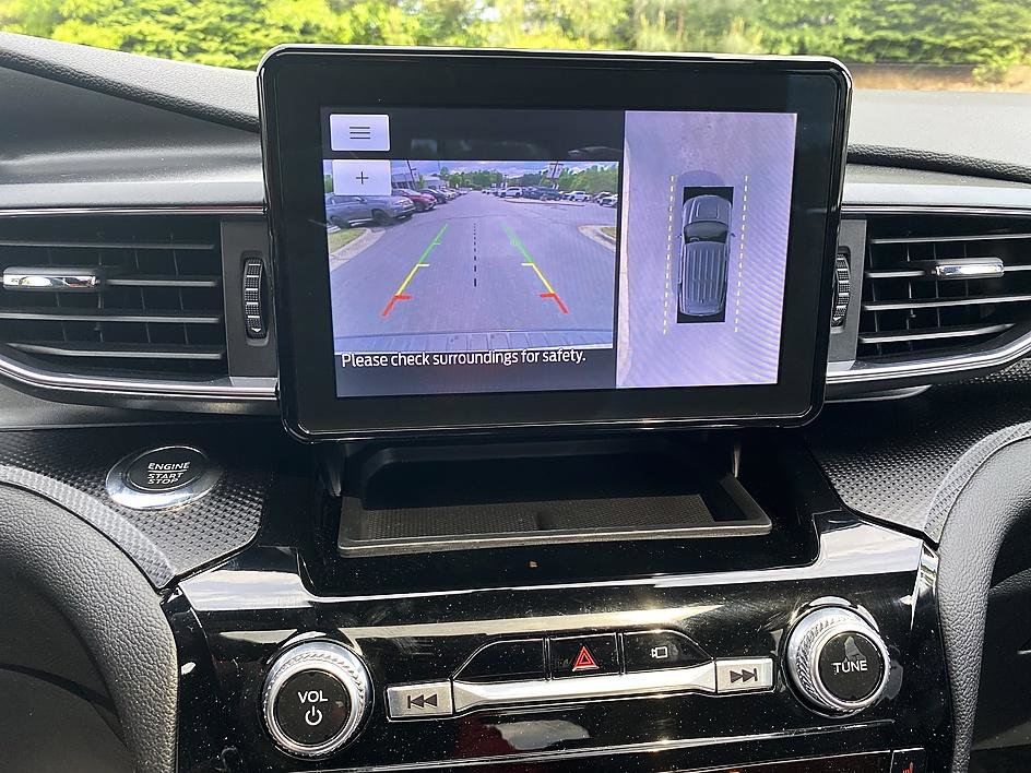 Used 2023 Ford Explorer ST-Line w/ Class IV Trailer Tow Package image 15