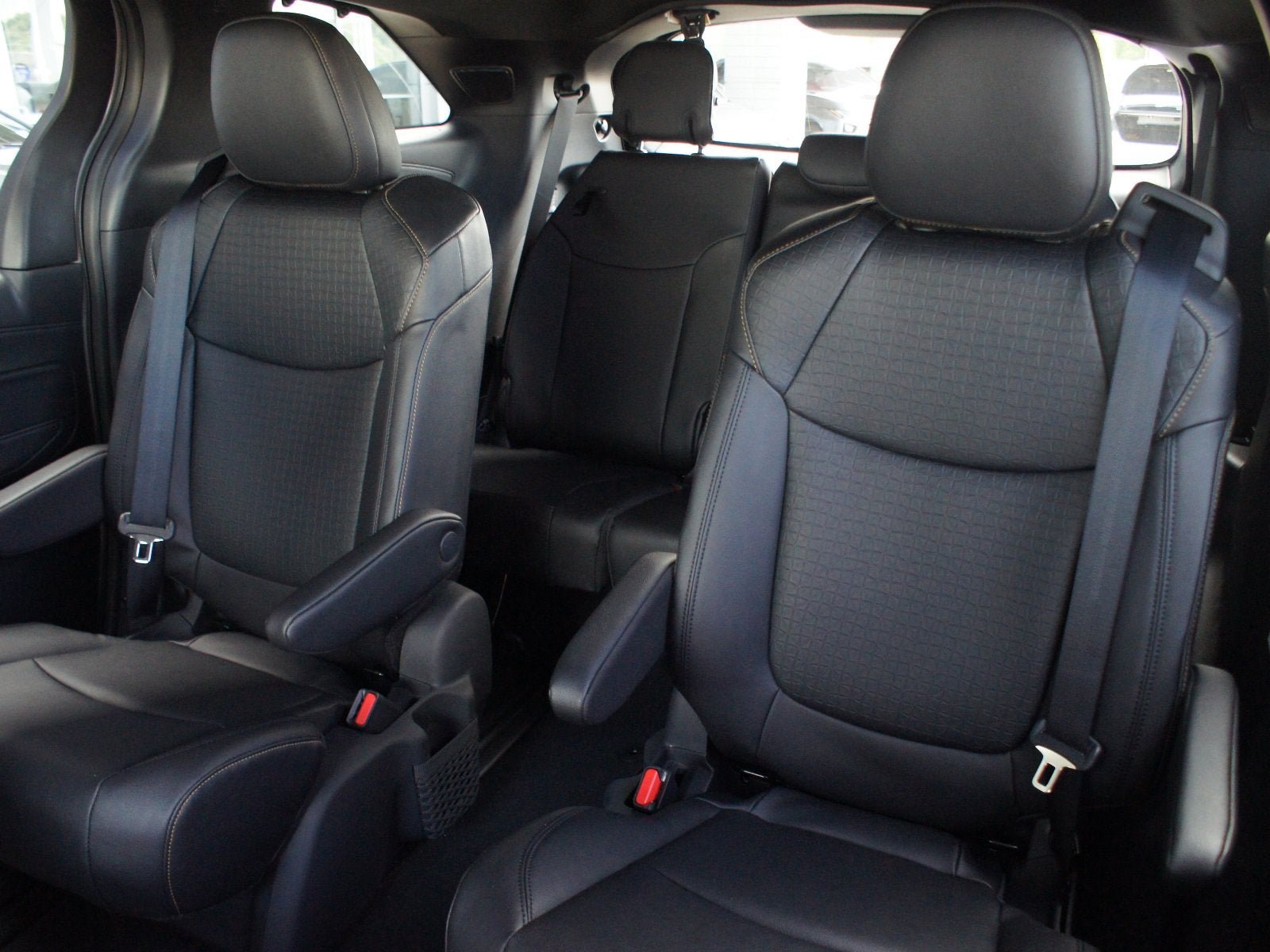 Certified 2026 Toyota Sienna XLE Woodland Edition AWD/4WD image 9