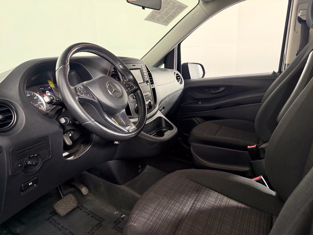 Used 2018 Mercedes-Benz Metris Passenger image 4