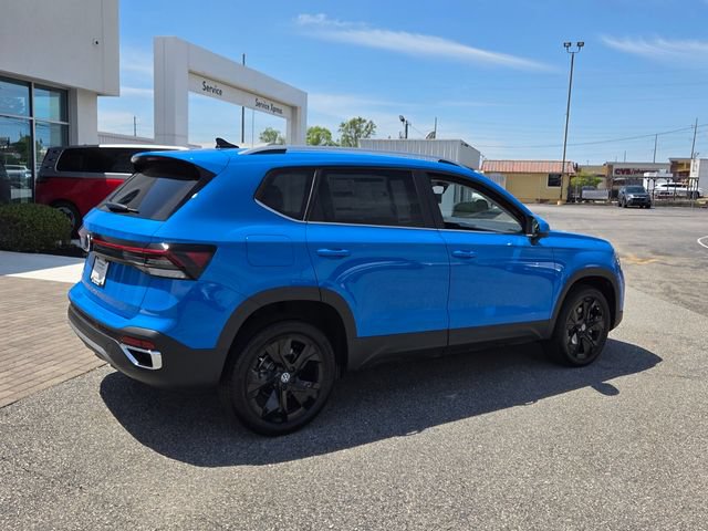 New 2026 Volkswagen Taos SE FWD image 13