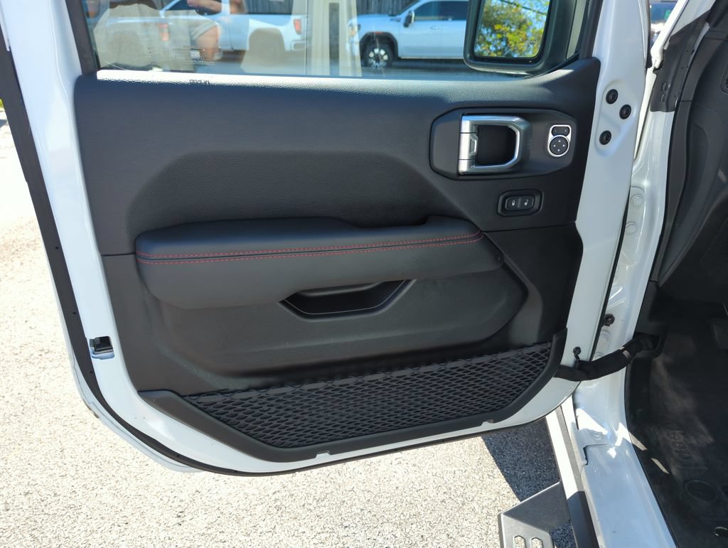 Used 2023 Jeep Gladiator Rubicon w/ Cold Weather Group AWD/4WD image 17