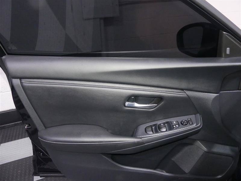 Used 2025 Nissan Sentra SV FWD image 17