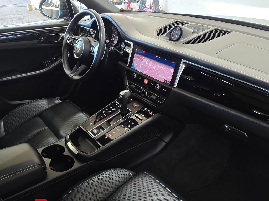 Used 2023 Porsche Macan S image 32