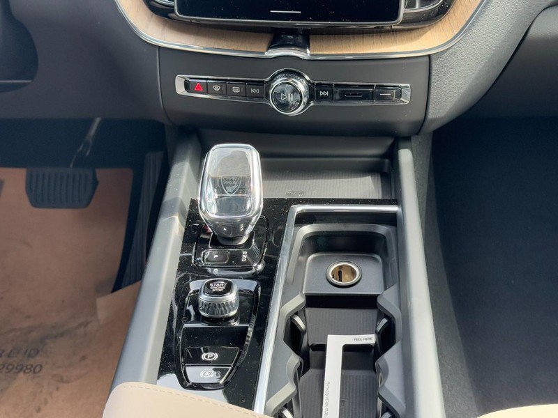 New 2026 Volvo XC60 B5 Plus w/ Protection Package Premier AWD/4WD image 9
