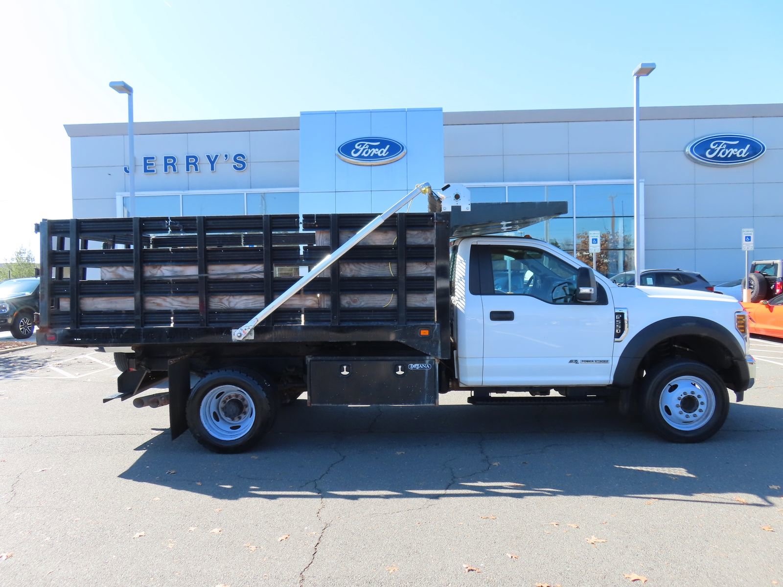 Used 2019 Ford F550 2WD Regular Cab Super Duty image 6