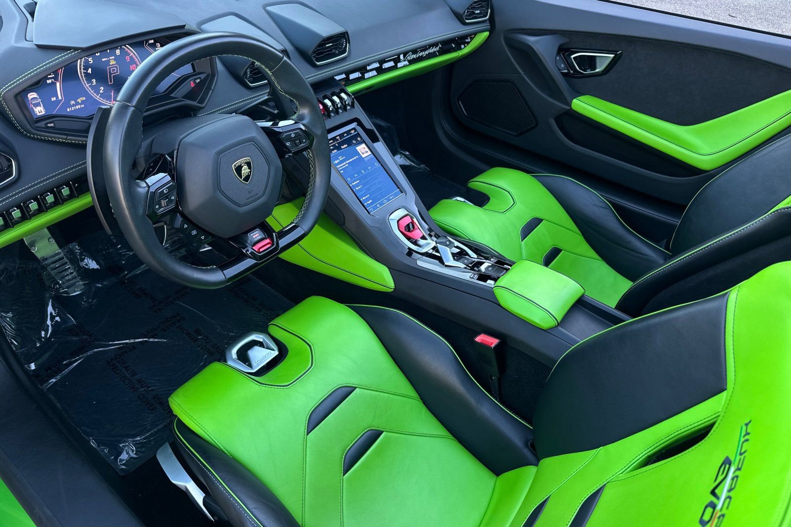 Used 2021 Lamborghini Huracan EVO image 8