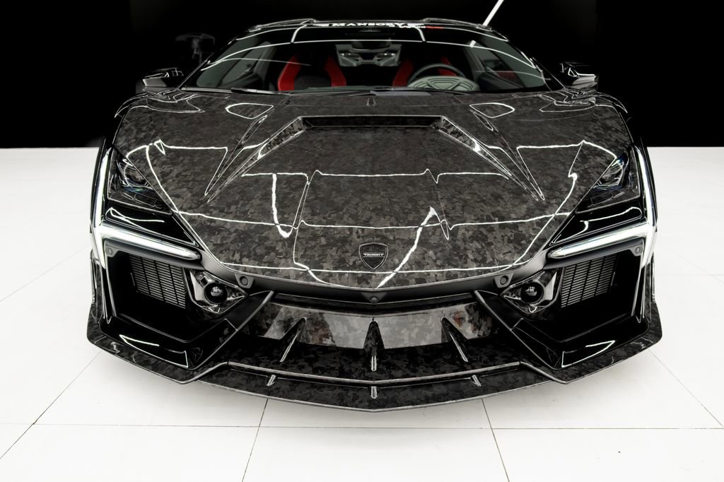 Used 2024 Lamborghini Revuelto image 2