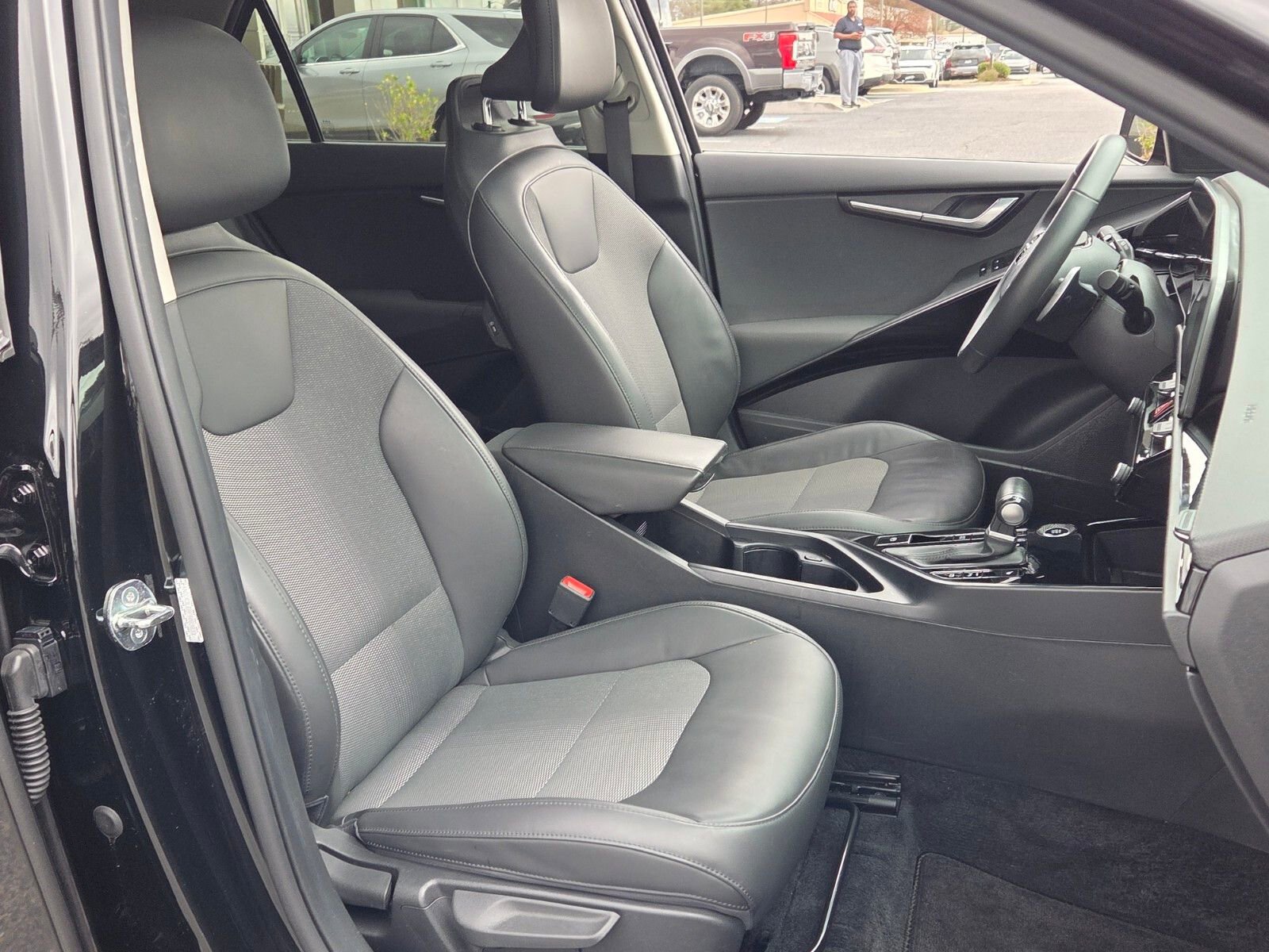 Used 2023 Kia Niro EX Touring image 16