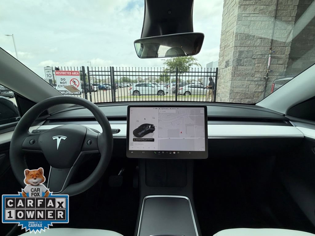 Used 2024 Tesla Model Y Long Range AWD/4WD image 25
