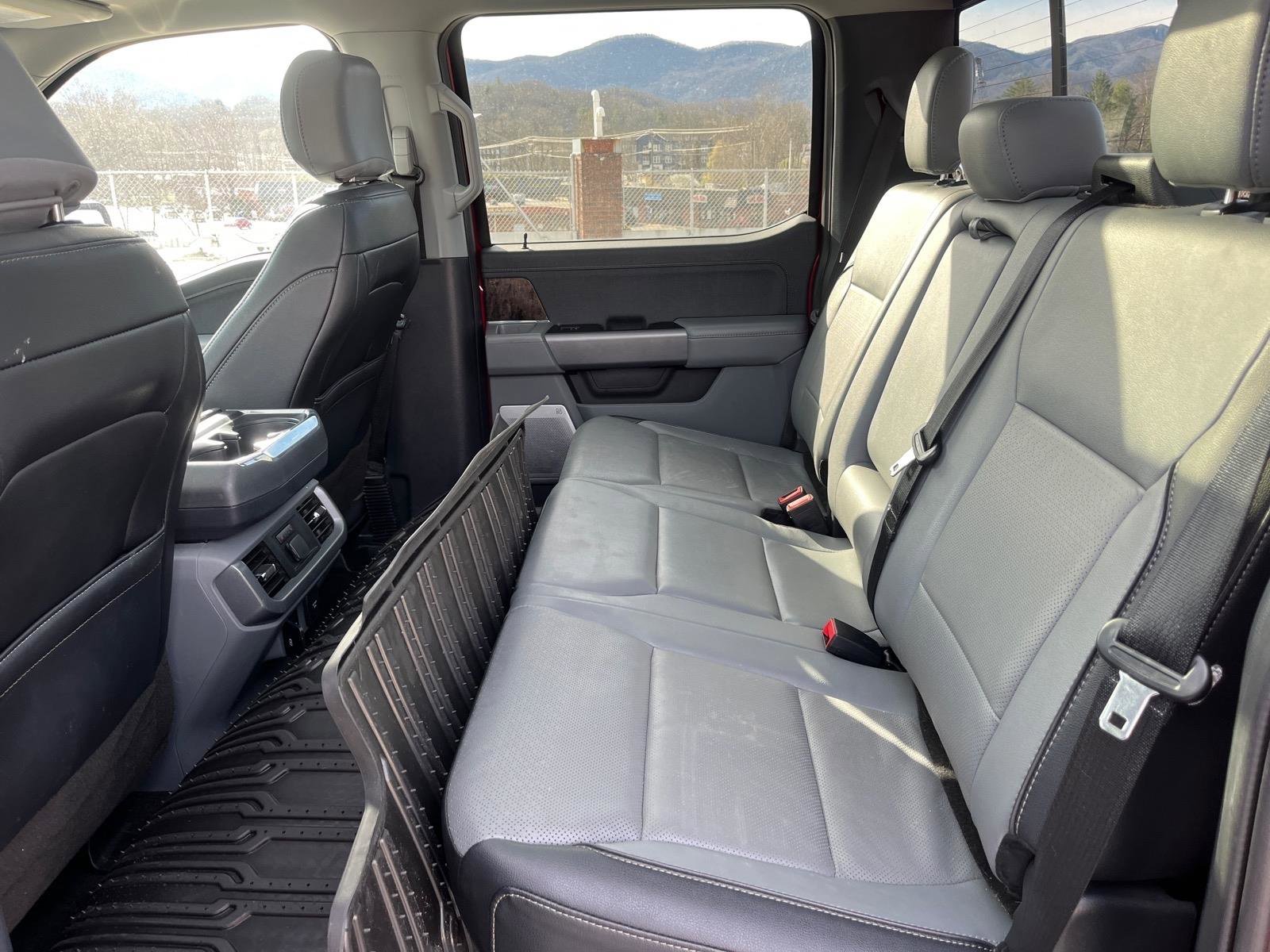 Certified 2022 Ford F150 Lariat w/ Equipment Group 502A High image 19