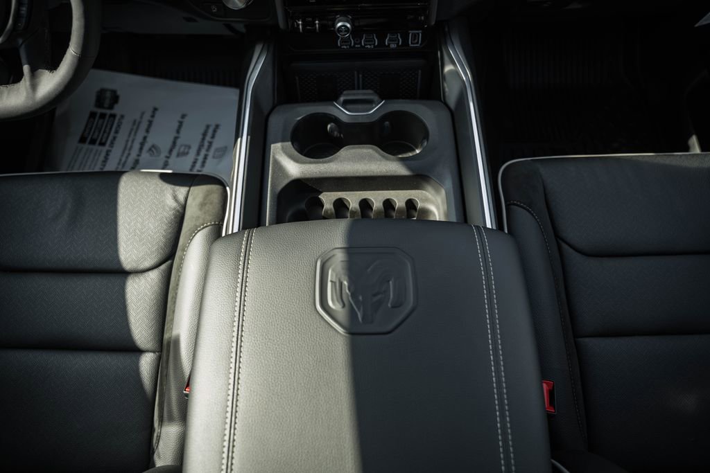 New 2026 RAM 1500 Laramie AWD/4WD image 30