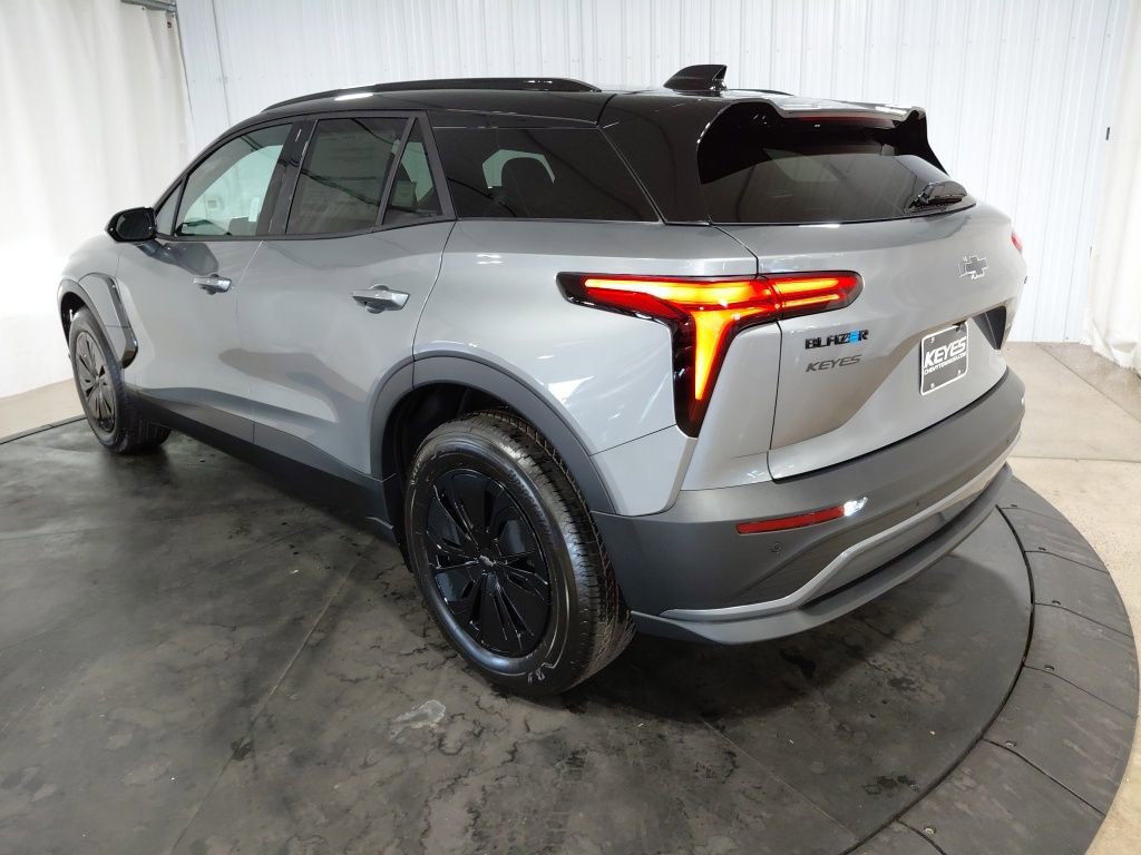 New 2026 Chevrolet Blazer EV LT image 6