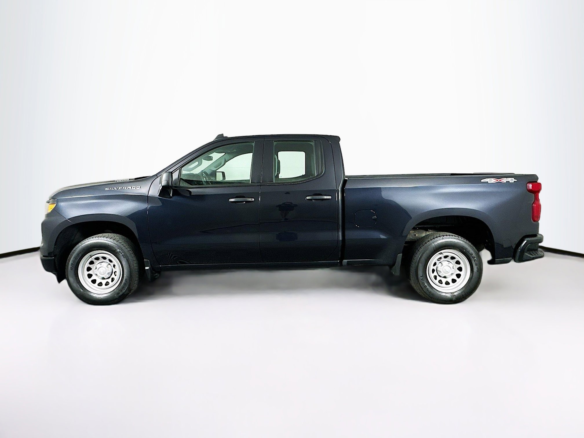 Used 2024 Chevrolet Silverado 1500 W/T image 4