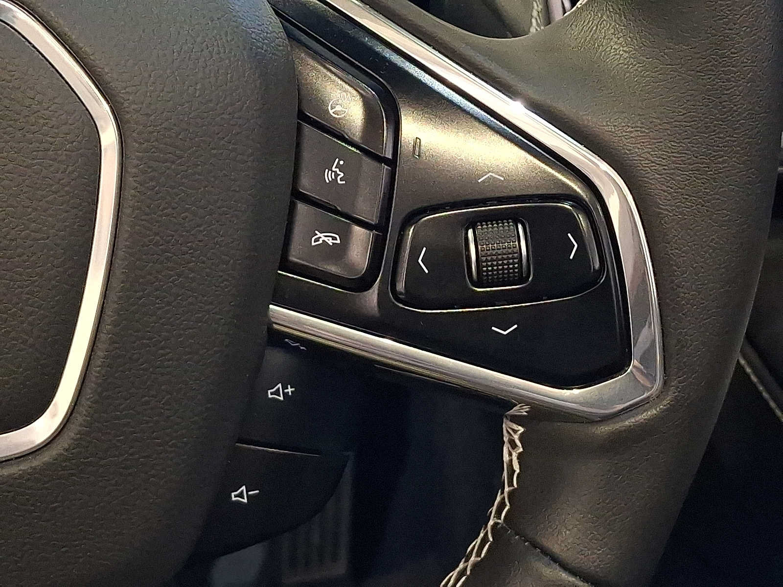 Used 2023 Chevrolet Corvette Stingray Preferred Conv w/ Stealth Interior Trim Package RWD image 21