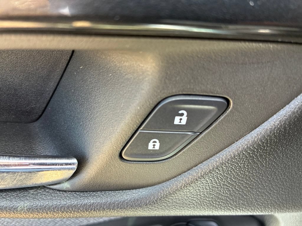 Used 2025 Chevrolet TrailBlazer LT AWD/4WD image 7
