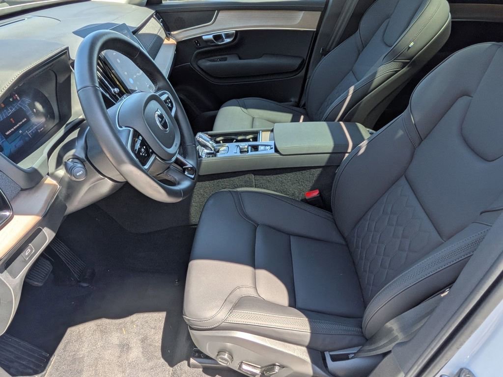 Used 2025 Volvo XC90 B6 Plus AWD/4WD image 11