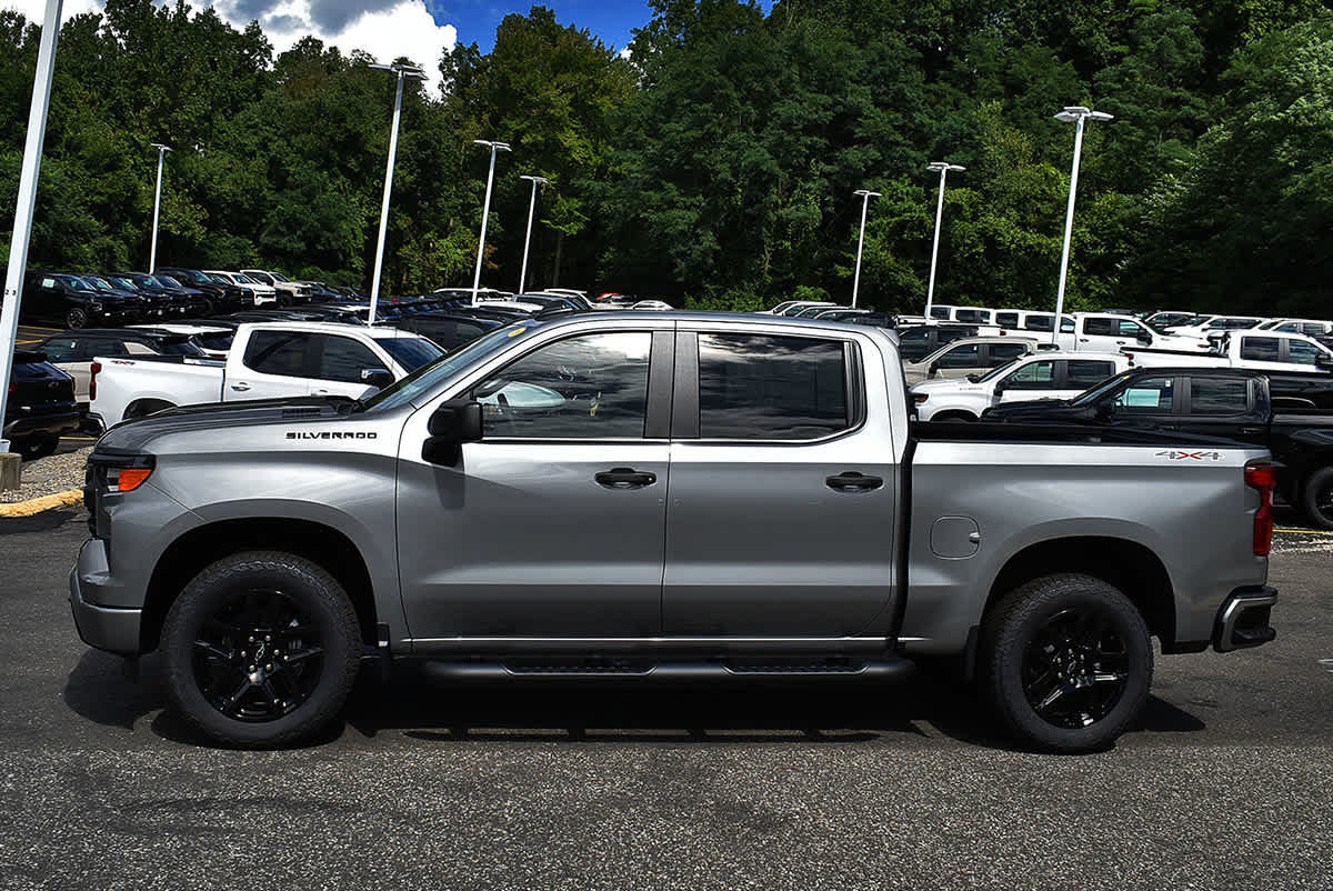New 2026 Chevrolet Silverado 1500 Custom w/ Turbomax Blackout Package AWD/4WD image 4