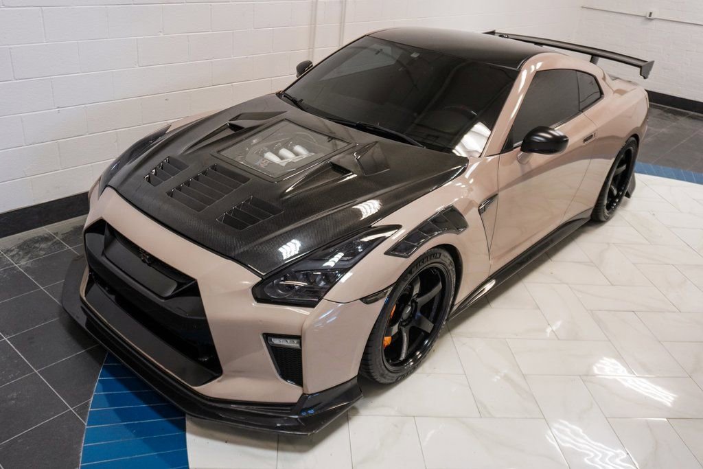 Used 2017 Nissan GT-R Premium AWD/4WD image 16