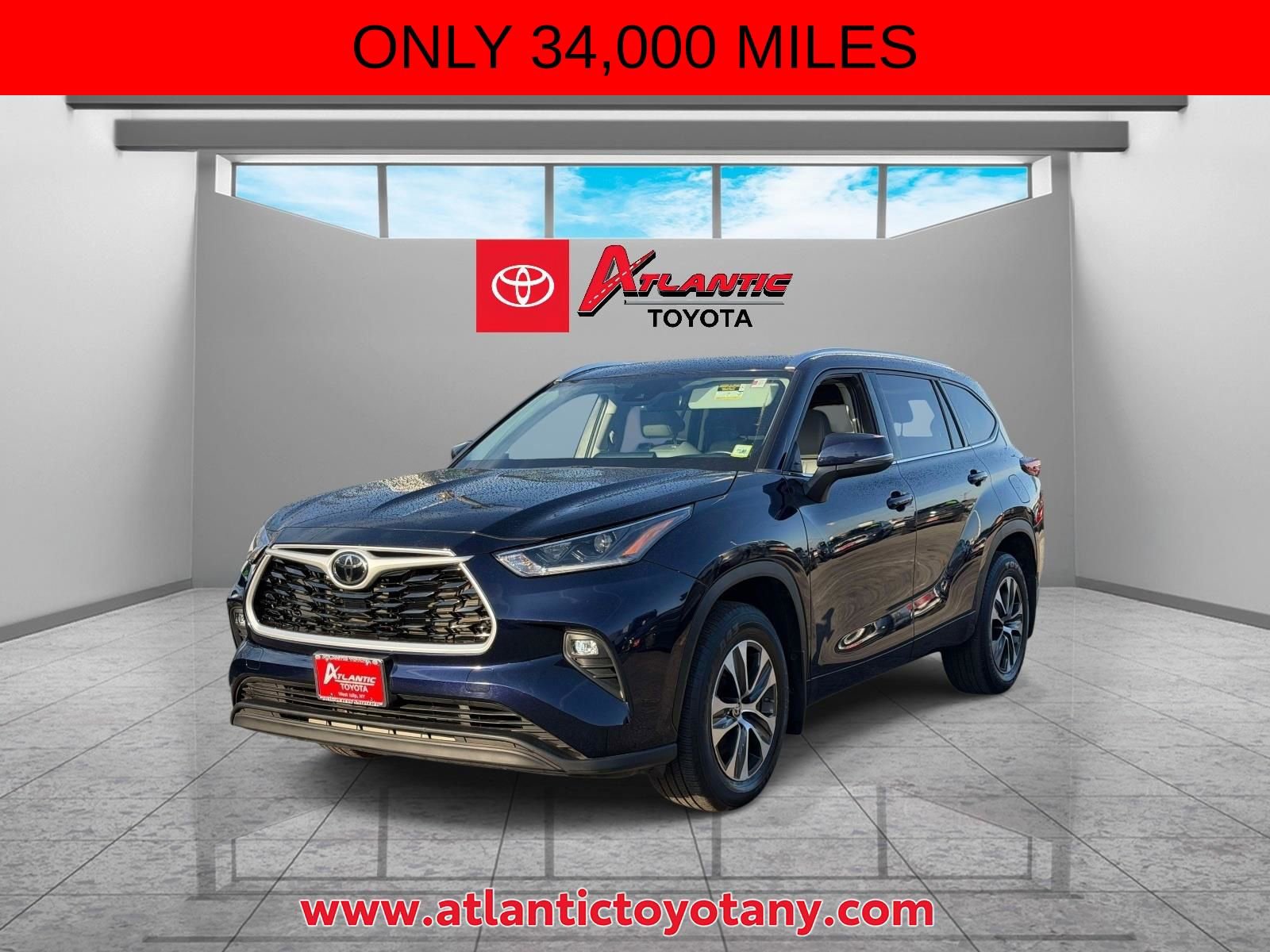 Used 2021 Toyota Highlander XLE AWD/4WD image 2